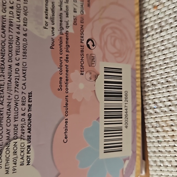 Brand new eye shadow - Picture 4 of 4